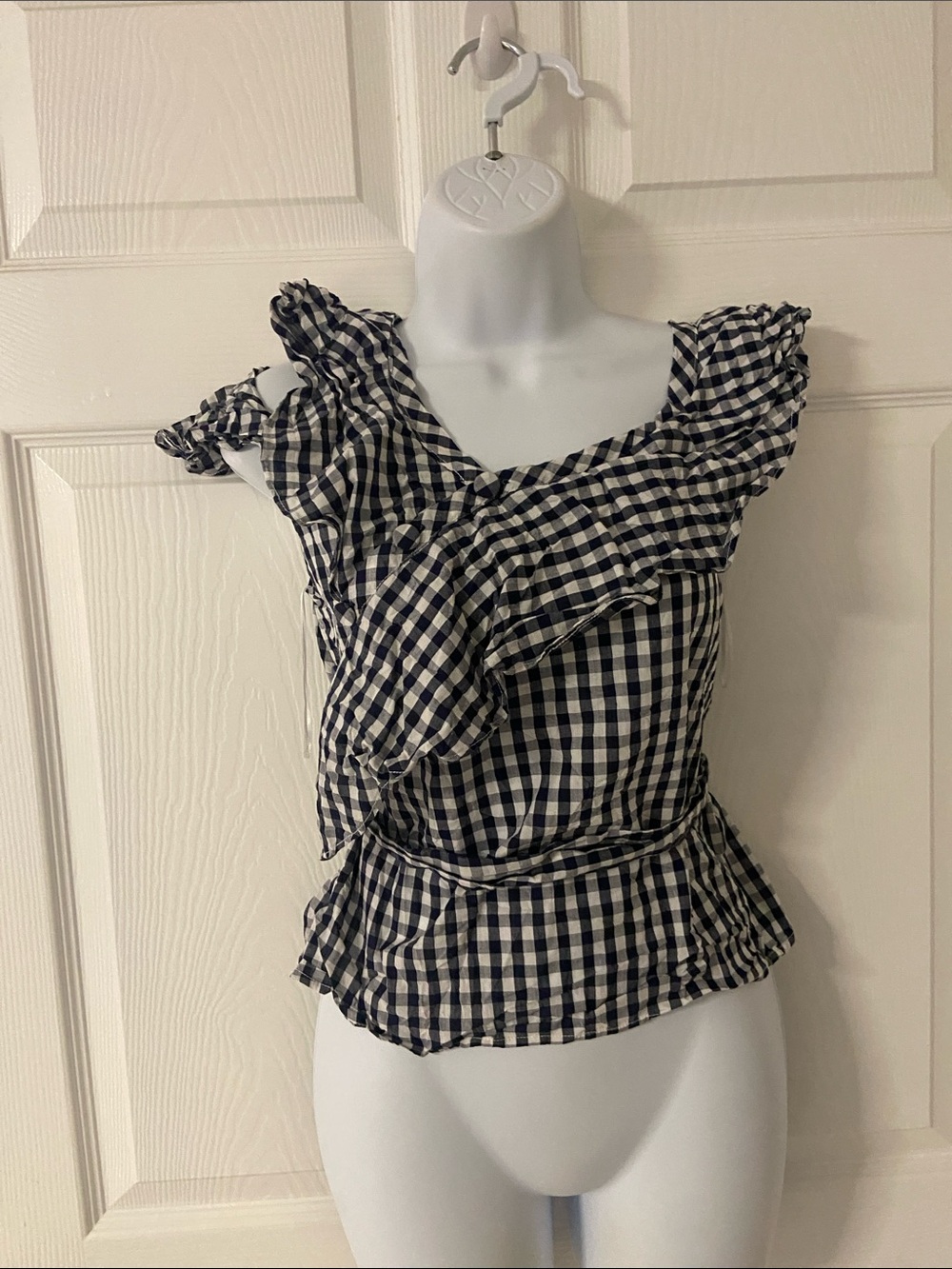 T40- PLAINS & PRINTS Buffalo Plaid Ruffle CutOut Belted Top